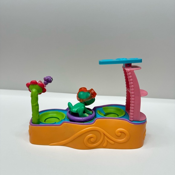 Littlest Pet Shop Leaping Lagoon + Frog #236 FULL SET - Picture 2 of 5